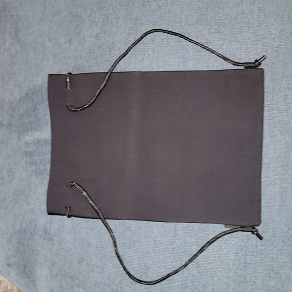 Black Triangl travel back pack - Picture 3 of 5